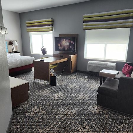 Hampton Inn & Suites Pittsburgh New Stanton Pa Exterior photo