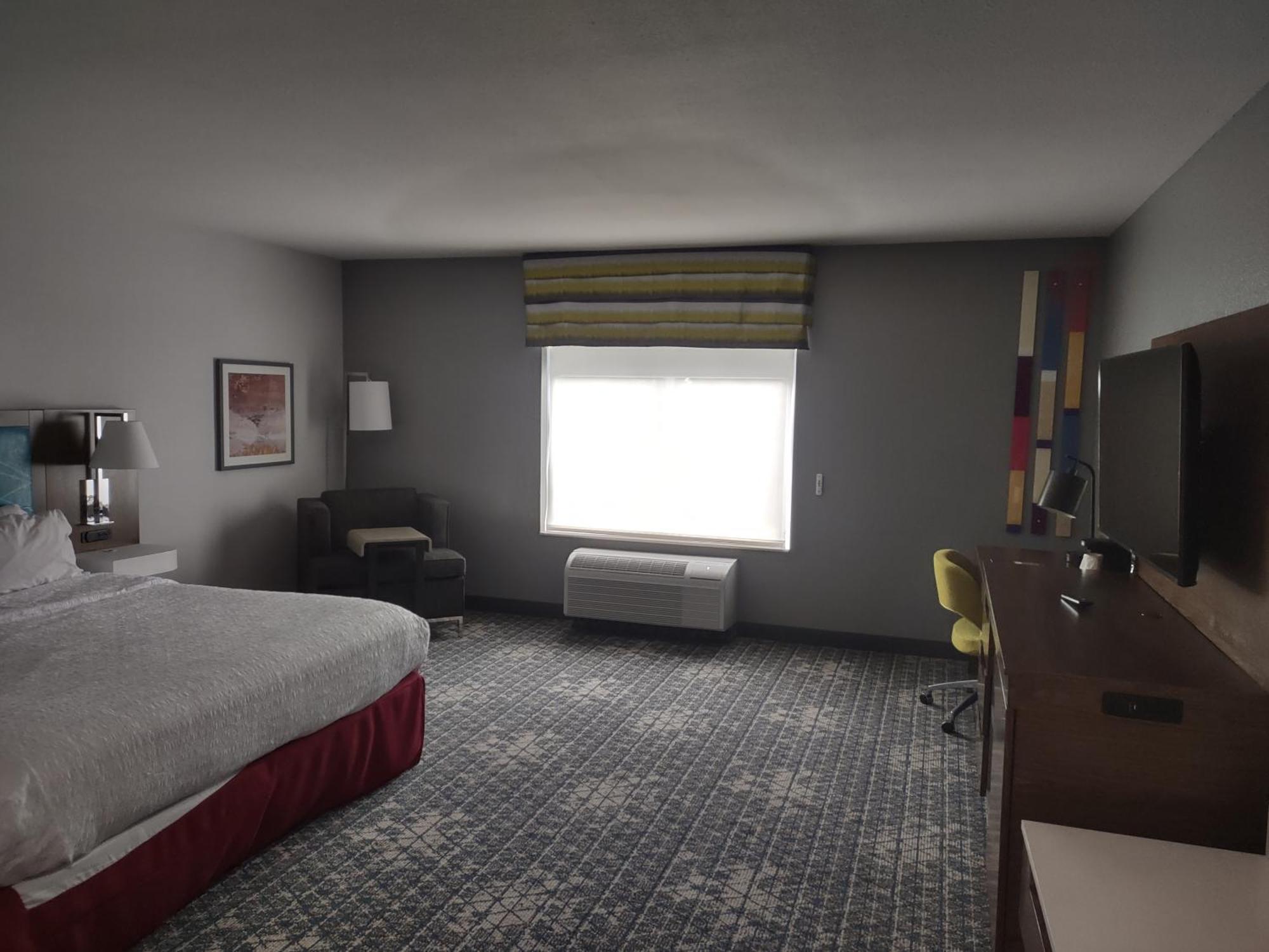Hampton Inn & Suites Pittsburgh New Stanton Pa Exterior photo