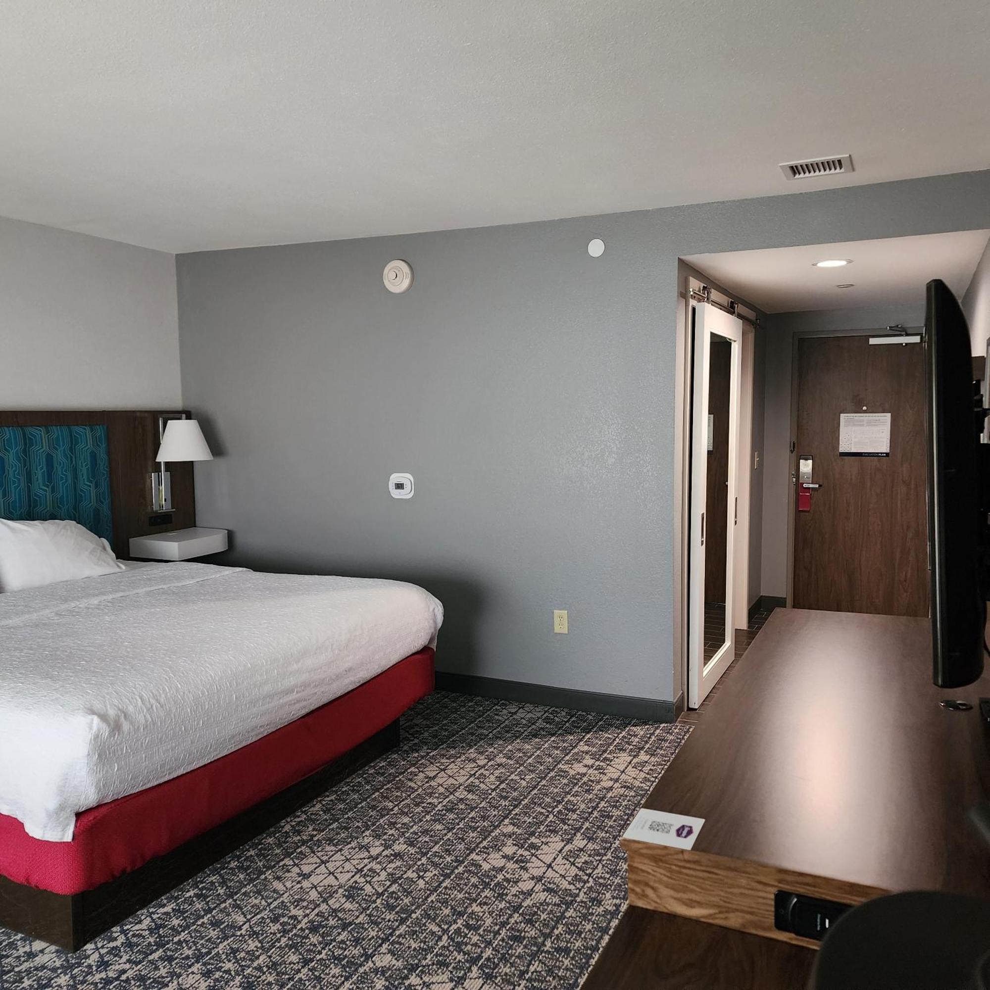 Hampton Inn & Suites Pittsburgh New Stanton Pa Exterior photo